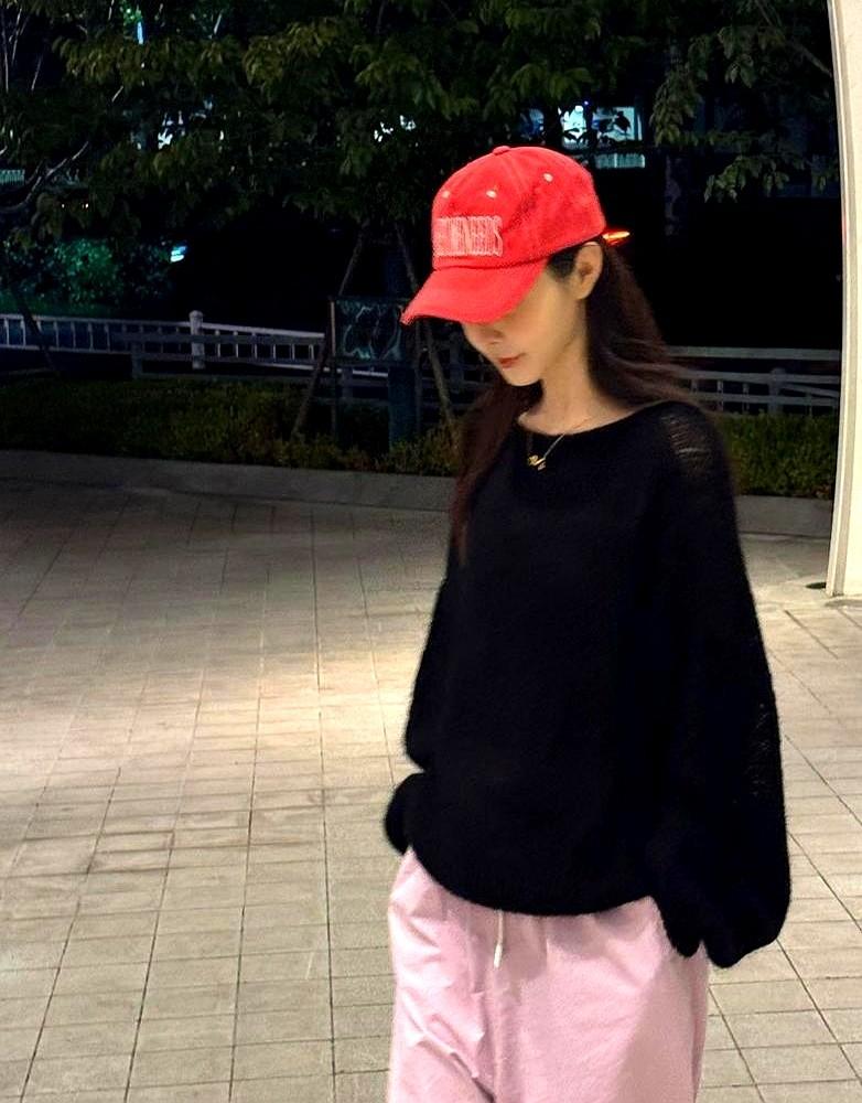 宋轶的私服太绝了，机场造型直接把极简主义玩明白了！

2025年初秋，她一身白色