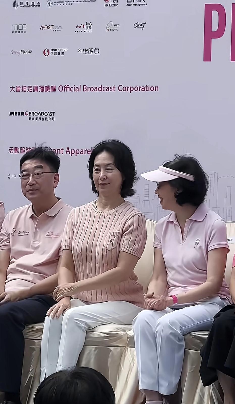 赌王女儿何超琼，可以说，对待感情方面，实在是太专一了。

失去了爱侣陈百强，也没