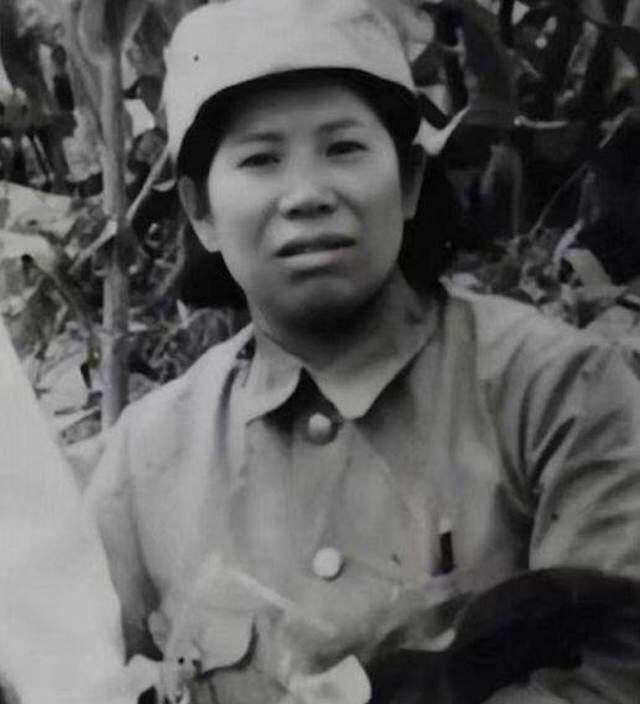 1939年，一个女地下党员被捕，她宁死不屈，叛徒丈夫来劝降，于是她心生一计，说到