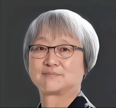 1977年上海高考状元袁钧瑛，公派留美拒不回国，可是她在美国深修40年后，却带着