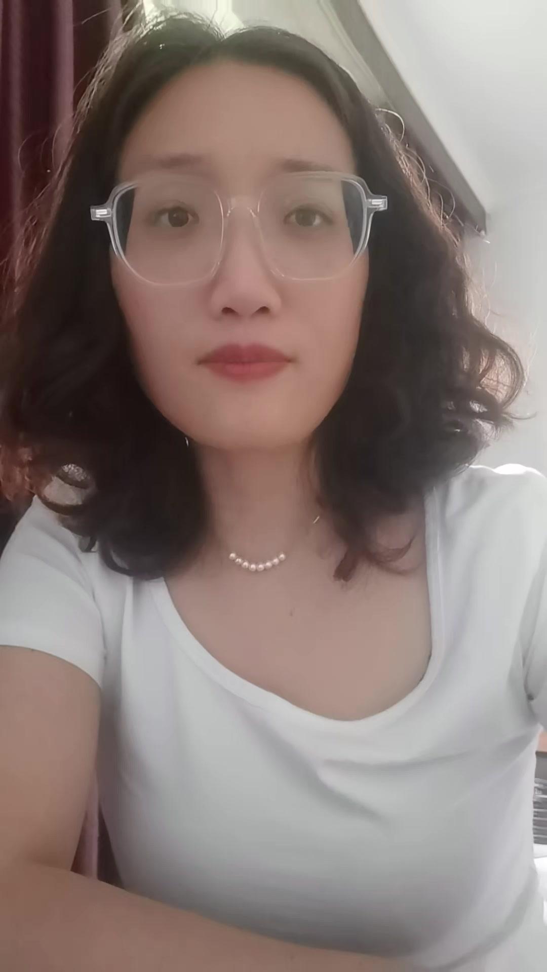 1️⃣【对比太扎心】怀孕前是爸妈捧在手心里的小公主，怀孕后突然要当“超人妈妈”：