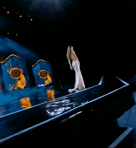 国外女星的身材和颜值真的高！这可比国内女星的身材好太多了，如此优秀的身材，不知道