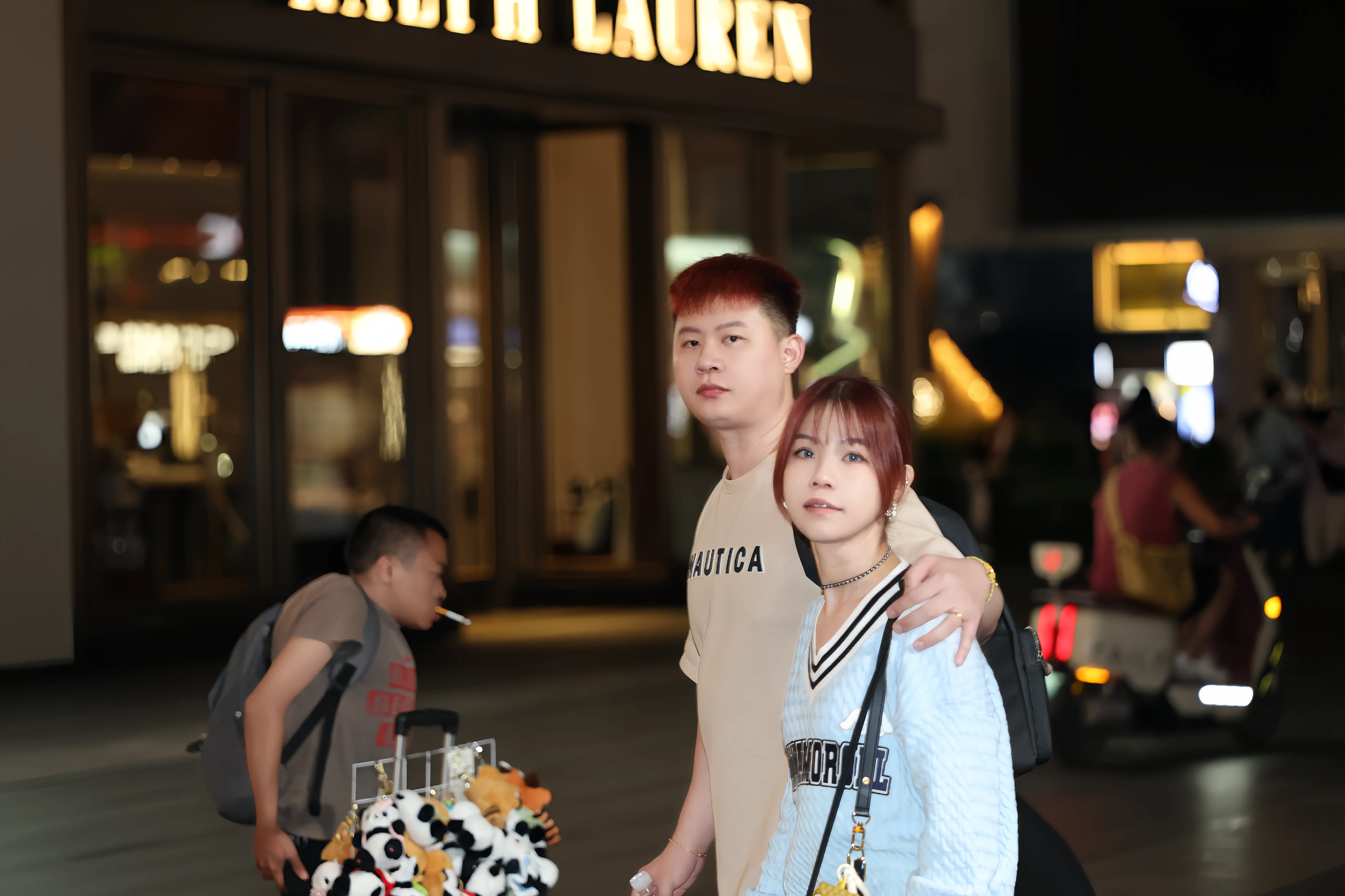 奔赴城市晚风，邂逅街头美好。市井长巷，夜色撩人 *慢下来，欣赏街头不一...
