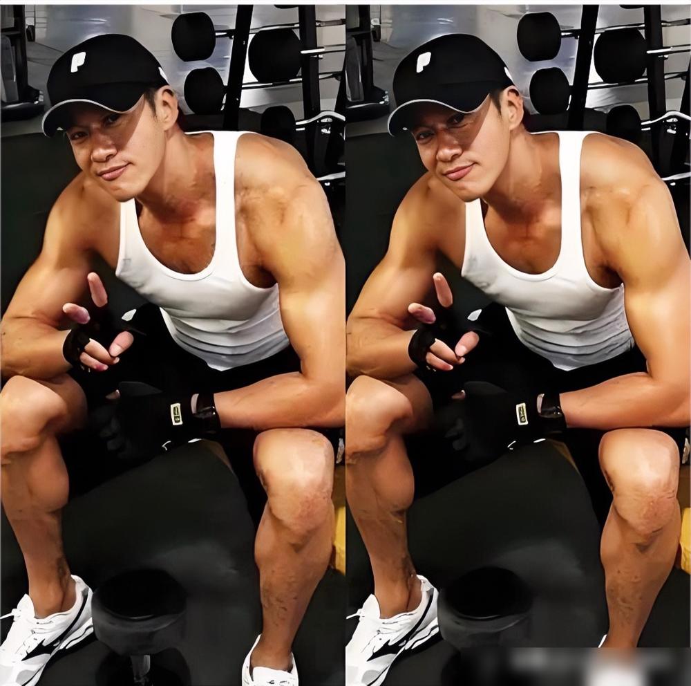 一天三练，空腹有氧加近4小时力量，51岁的何润东把专业健身博主都干懵了。
昨天