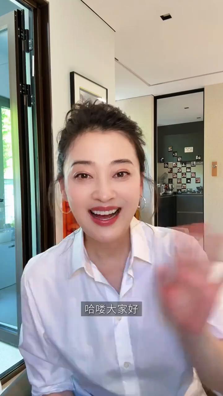 小梅景德镇4天旅行日记。
哈喽大家好！前段时间我去了一趟心心念念的景德镇，今天就