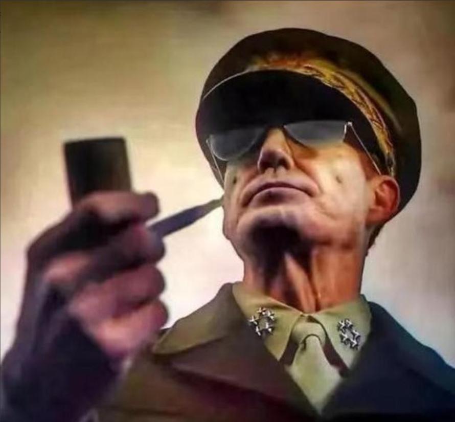 1962年，年过八旬的麦克阿瑟突然听到了一个让人震惊的消息：印度跟中国开战了，得