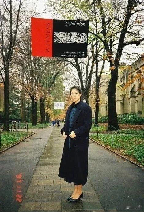 1997年，张纯如在普林斯顿大学的一张照片！
那时的她，阳光，青春正好！
今天是