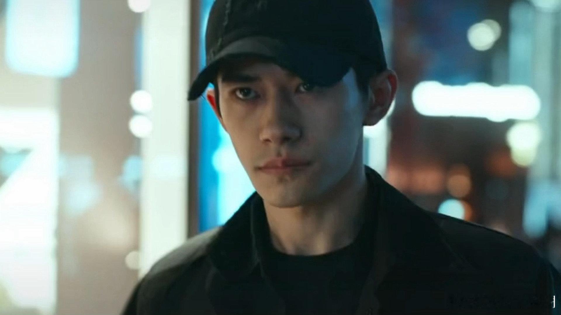 你是易烊千玺那他是谁易烊千玺真的有点东西！每部作品都能给人新惊喜，《惊蛰无声》单