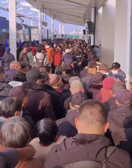 济南轨交济阳有轨电车线的浪漫：上车不拿钱，下车靠随缘。


这几天济阳有轨电车挺