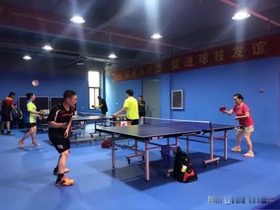 打乒乓球的好处，我自己深有体会，我从八九岁就开始打乒乓球，到现在38岁时断时不断