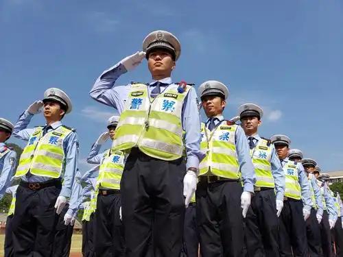 劳务派遣辅警的改革进展与未来方向：

1，‌政策驱动‌：
国务院规定2025年7