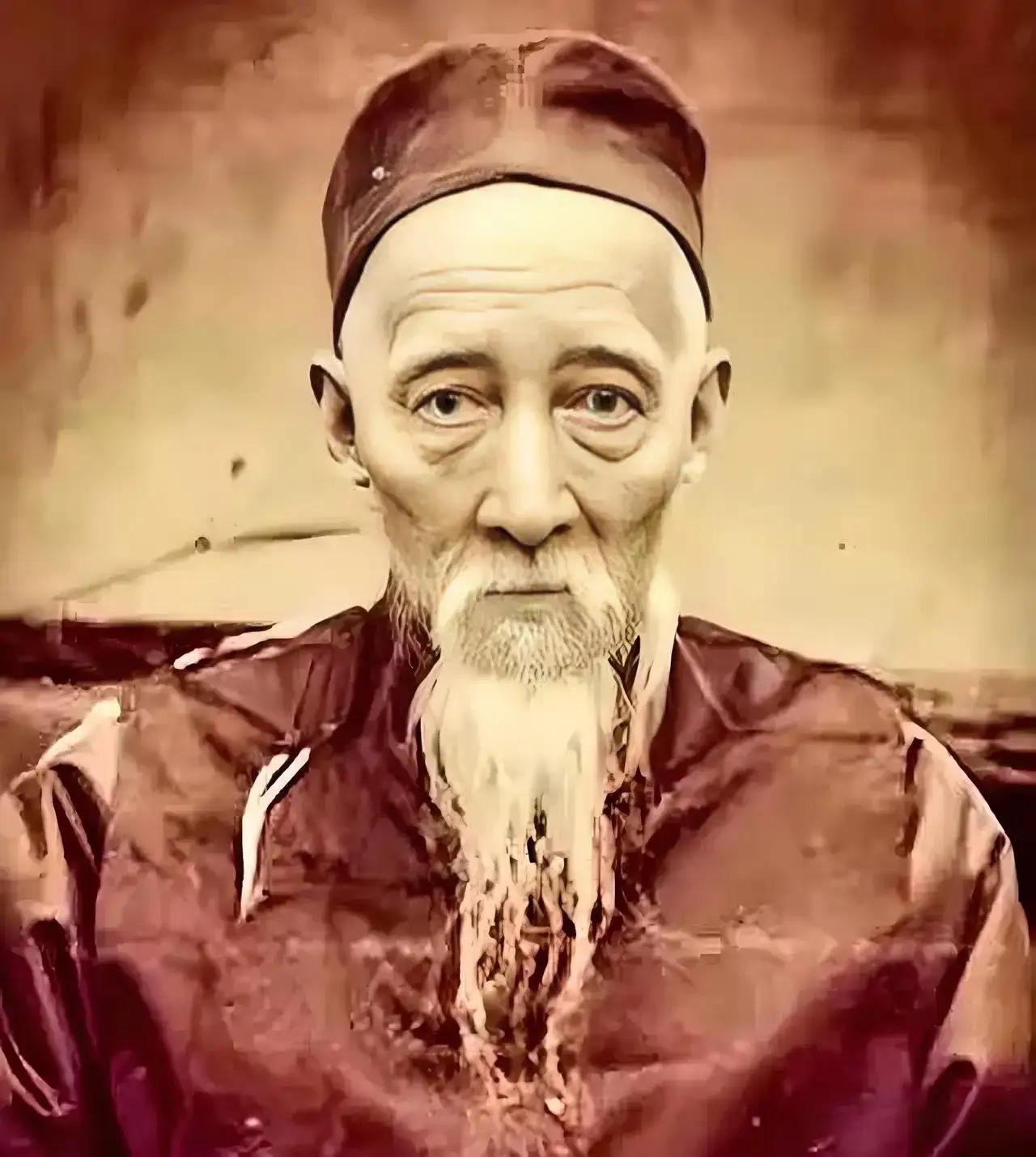 1937年12月，日军攻占山东泰安。日军逼迫泰安名儒曹兰芹充当维持会会长，78岁