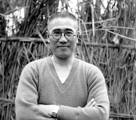 廖耀湘是一个自命不凡的人，他很自负，常说“自古宝庆就出了两个杰出人物，一个是蔡锷