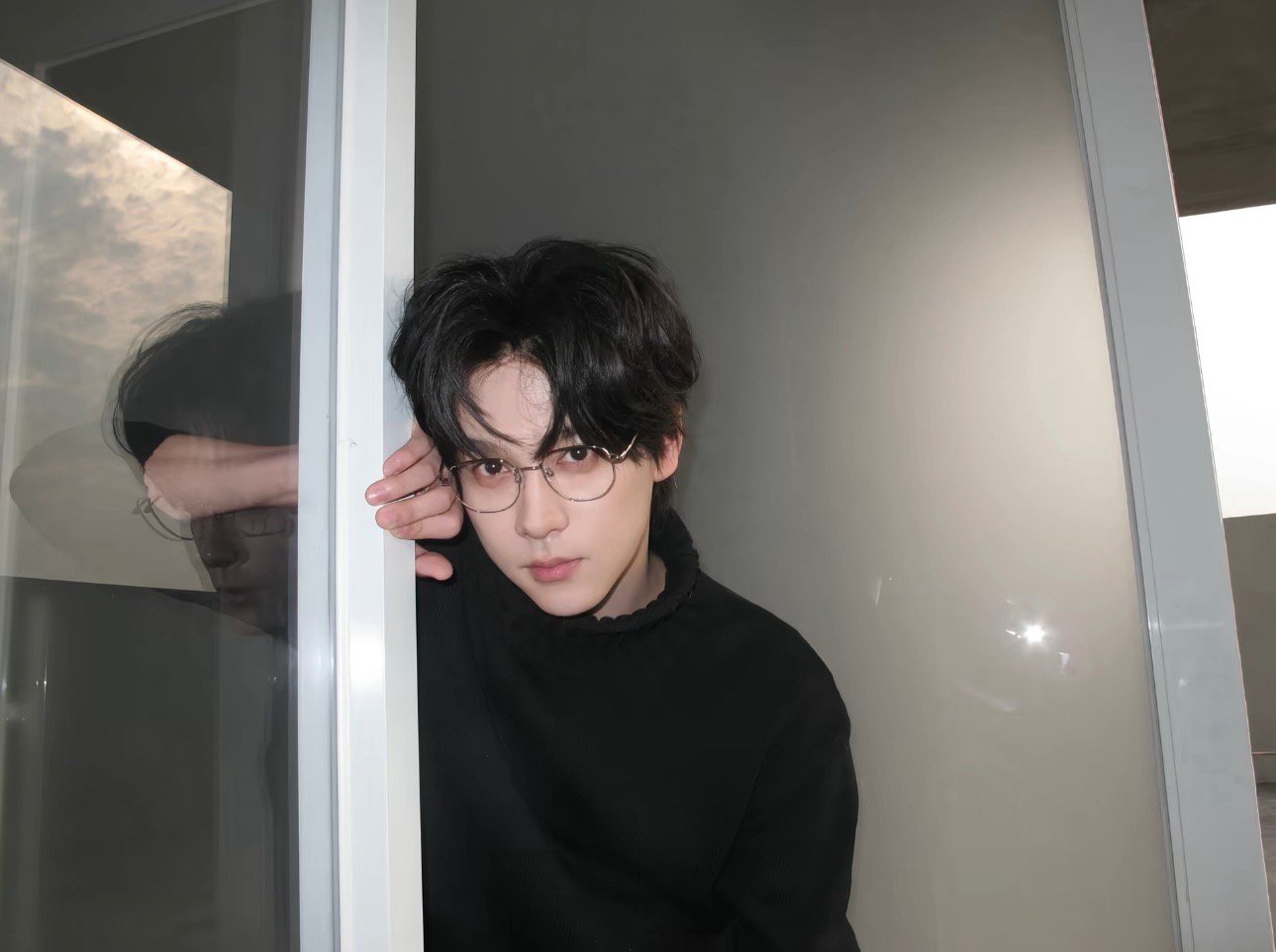 章子怡取关工作室换成田栩宁.章子怡关注田栩宁工作室哇塞，新年开工第一天就有好消息