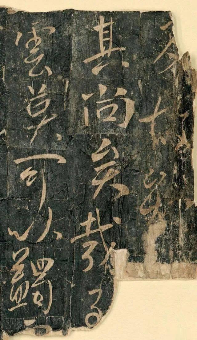 唐太宗是个书法家 #沅汰博物馆# 唐太宗写的《温泉铭》，为骊山温泉写的。虞世南、