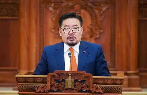 蒙古这回真是变了样！新总理一上台，就当着中国的面，把边境上几十年的老难题一股脑敲