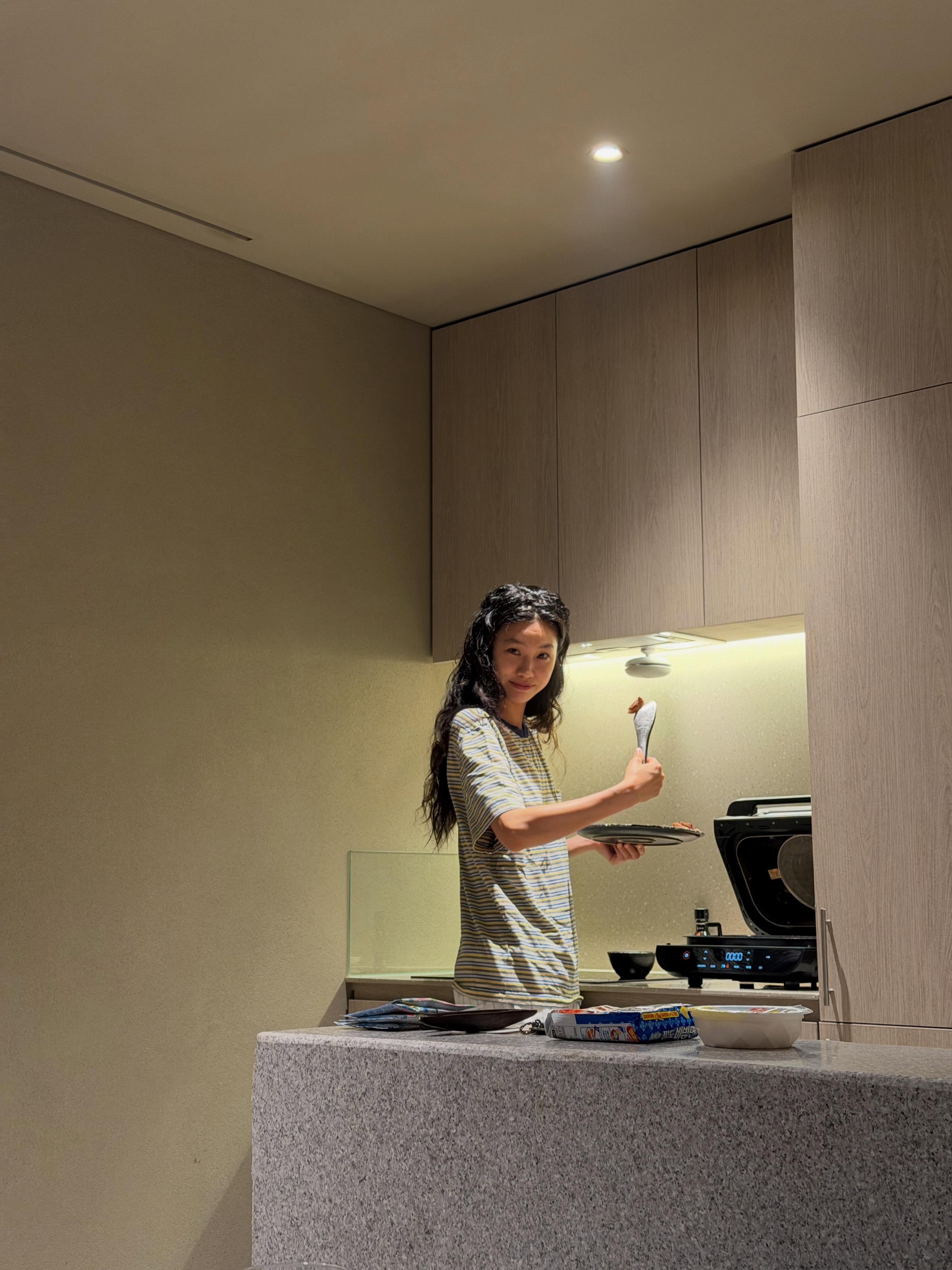 李惠利ins更新友情旅行 