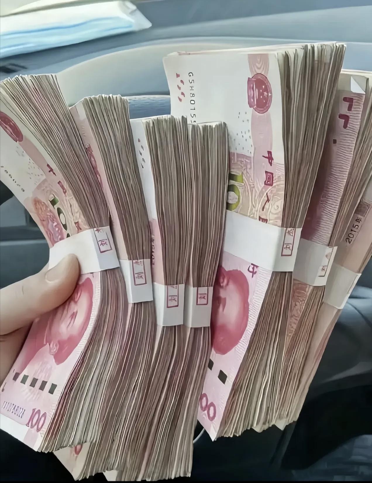 我认为不是。钱‌不是万能的‌，但没有钱的确是不行的。

一、钱能买到的东西，从日