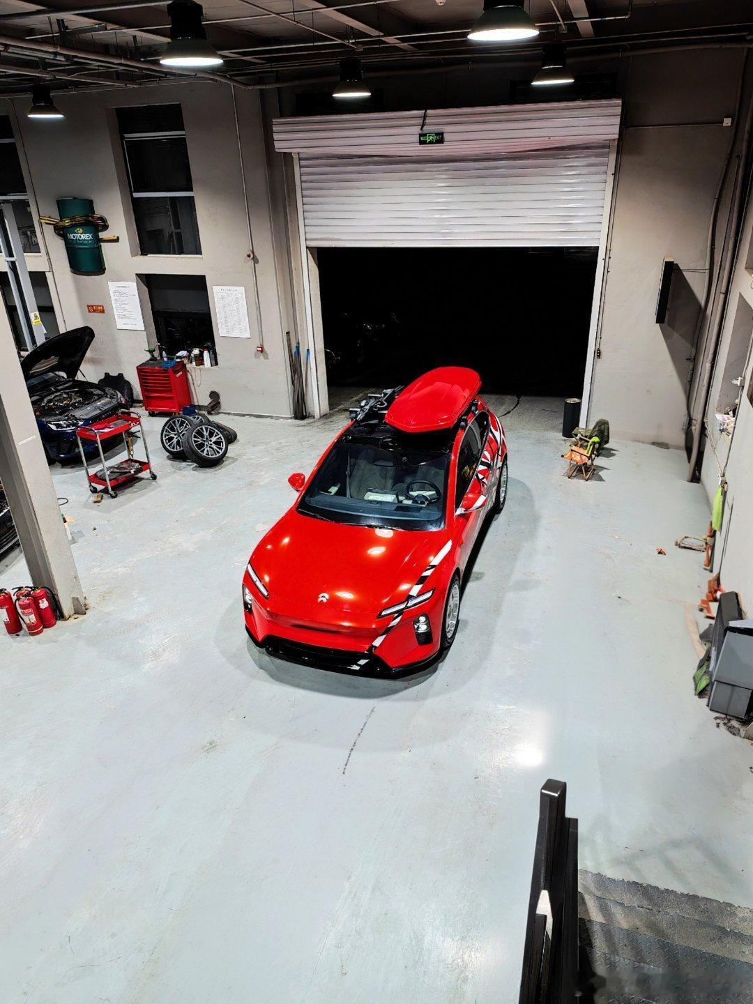 EVH 5T皮肤最终状态呈现。随后会继续升高底盘，加装拉力射灯！玩乐属性拉满！ 