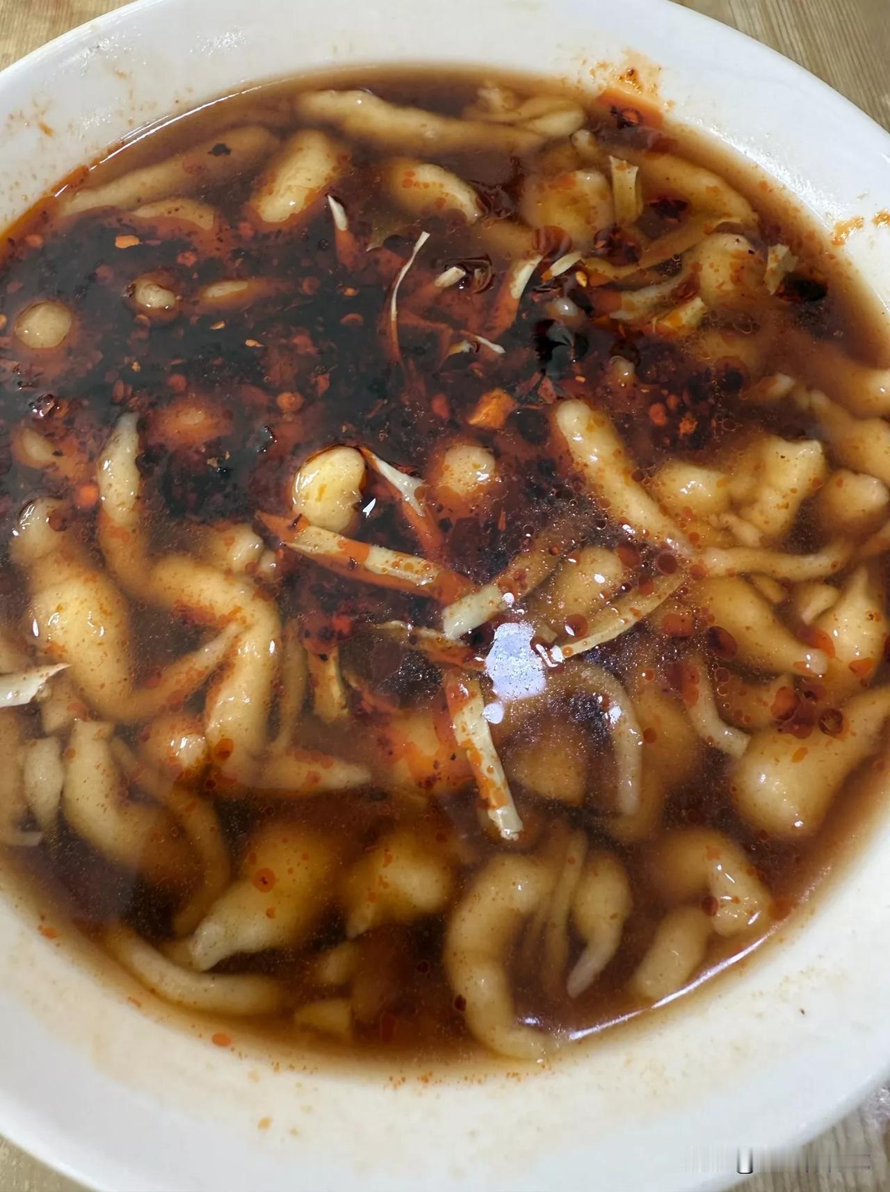 难度百分百！来挑战一下？？
这是前两天在山西大同吃的东西，谁知道这个东西叫啥？？