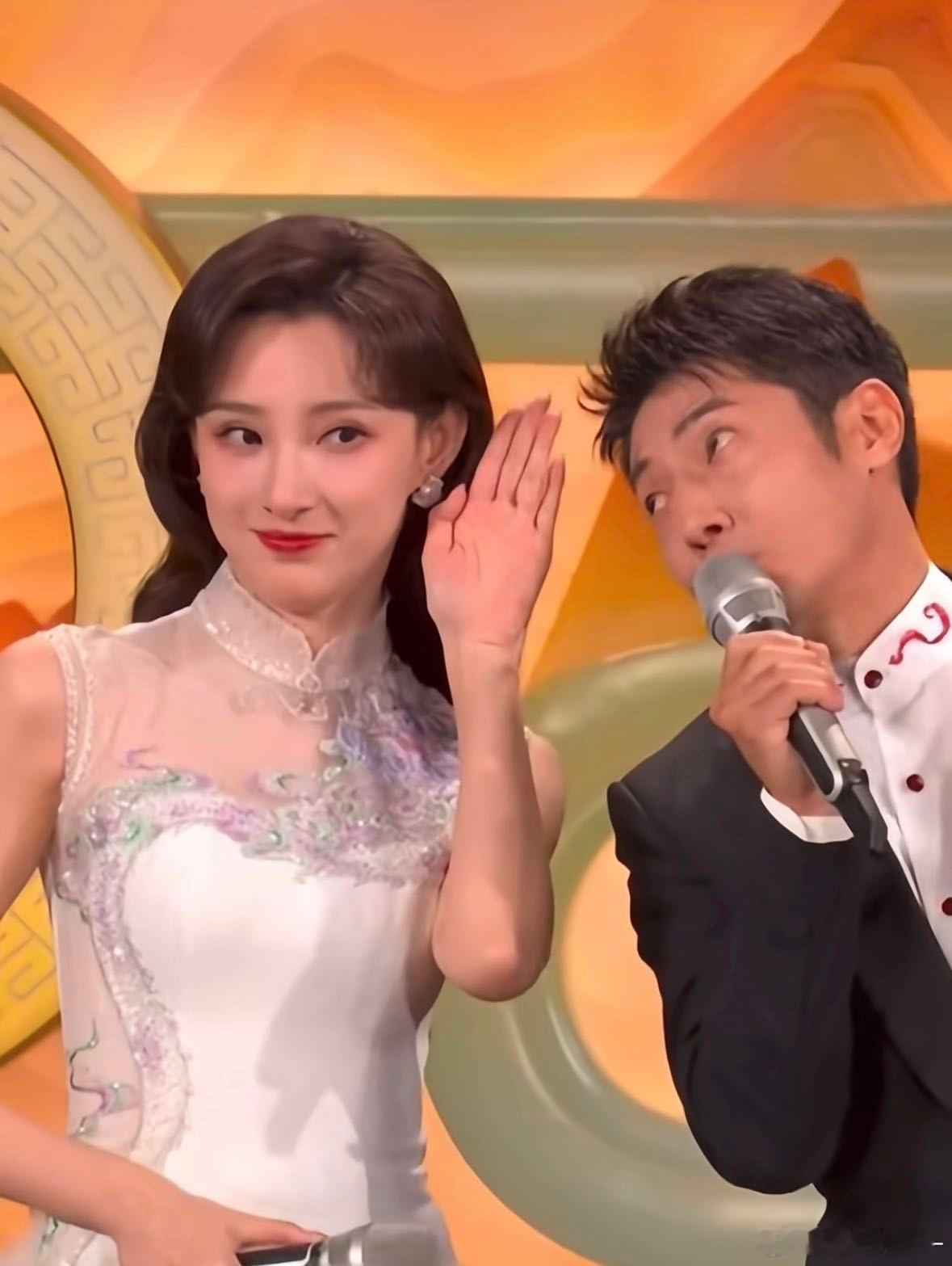 马凡舒还是那么美 马凡舒身上那股明媚劲儿，是源于骨子里的自信。她温柔又有力量，在