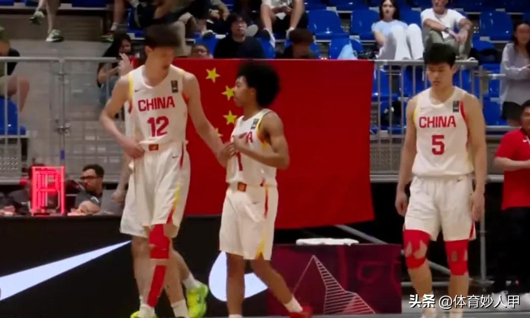 奇迹！中国男篮被对手抢了30个前场篮板，却赢了喀麦隆男篮4分，锁定世界杯第13名