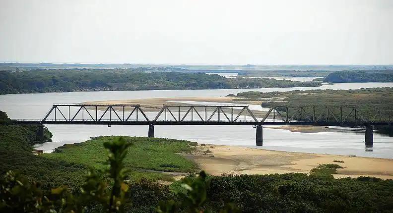 乌克兰扬言炸掉图们江大桥？这话喊得挺响，问题是够得着、敢下手吗？

麻烦看官老爷