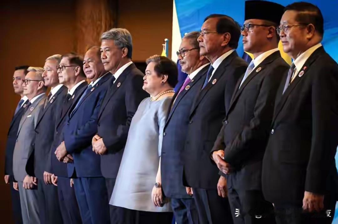 泰柬同时感谢中方，两边措辞各有不同之处，中方发文通报点明原因