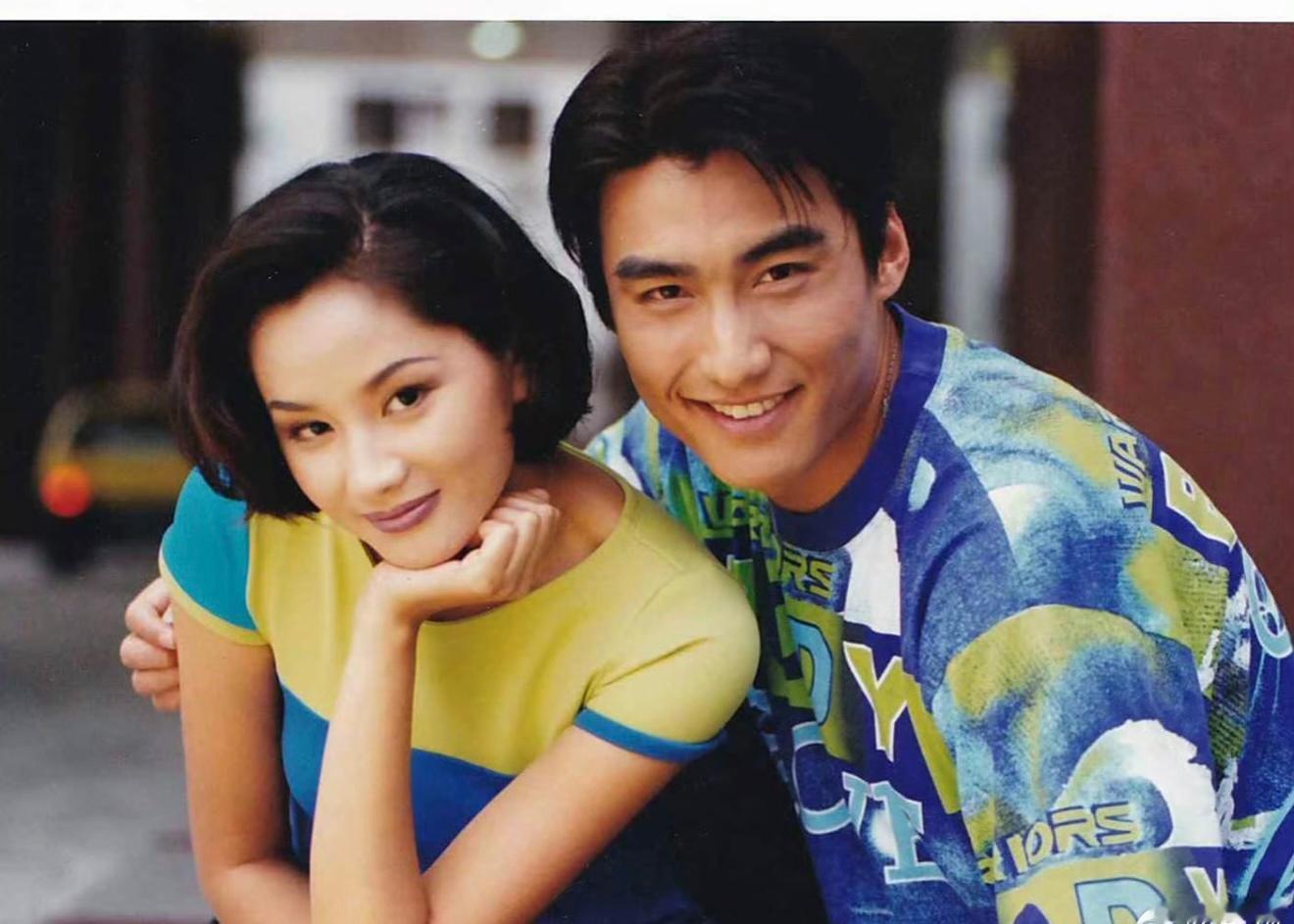 借着瞿颖生日，胡兵再次晒出两人的合照，不少网友纷纷感慨，35年的友情能够一直延续