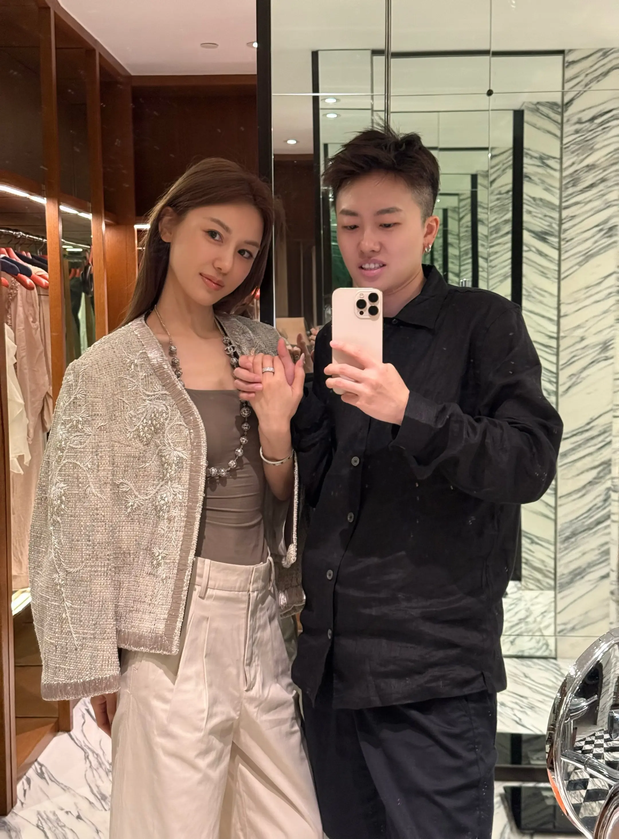 我会陪你很久    嗯  一直