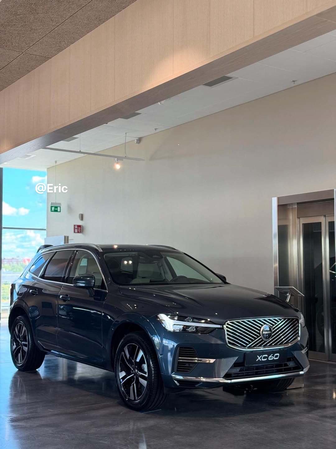 2026款沃尔沃XC60 T6 Plus.北欧版，牛仔蓝 沃尔沃xc60