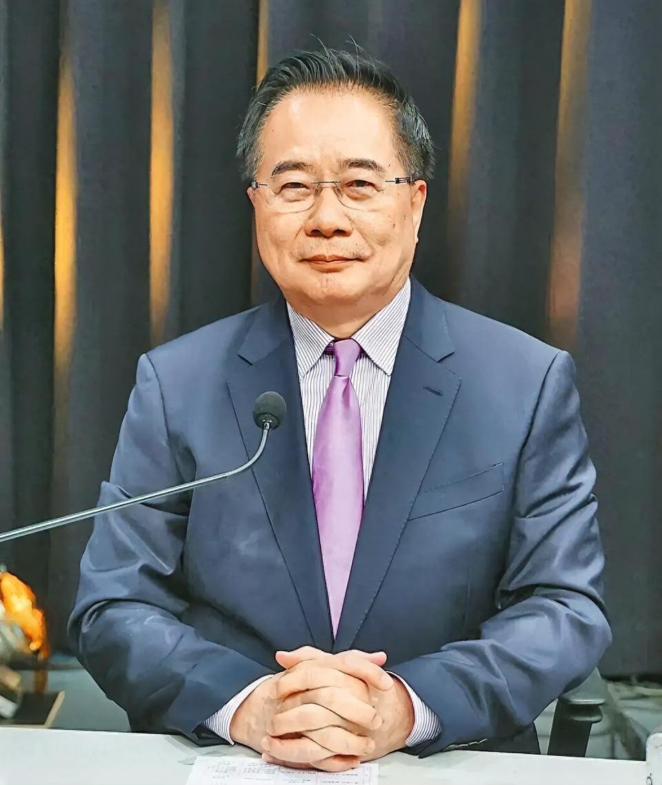 蔡正元戳穿台海真相：别再幻想和平统一，武统备战已刻不容缓
 
台湾蔡正元：台湾是