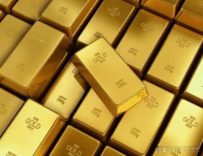 黄金4400，你觉得贵？

想想年初的5600，从高点腰斩级别的回撤到3900多