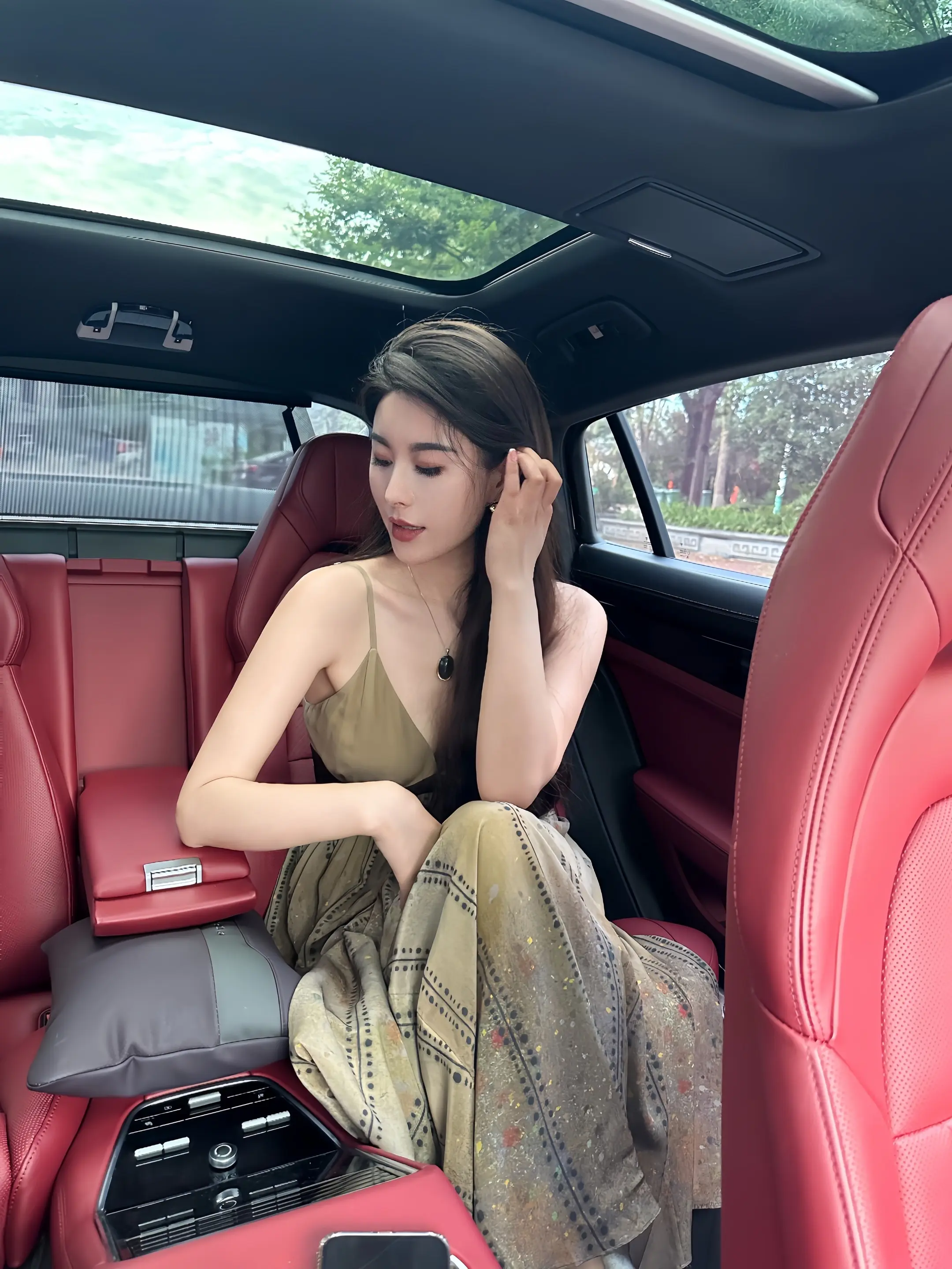 祝我们 成为很会赚钱 事业很好的女性。