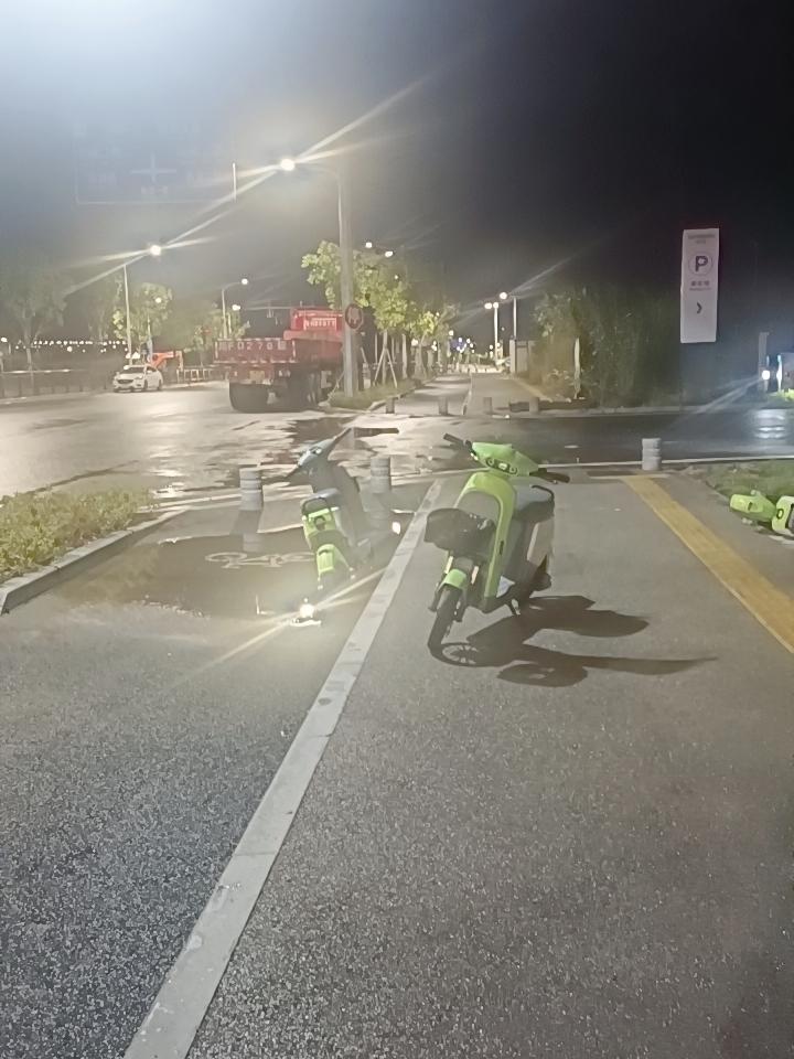 广州知识城枫塱一路最新现状实拍，拍摄于2025.9.24/22:50。没有实拍图