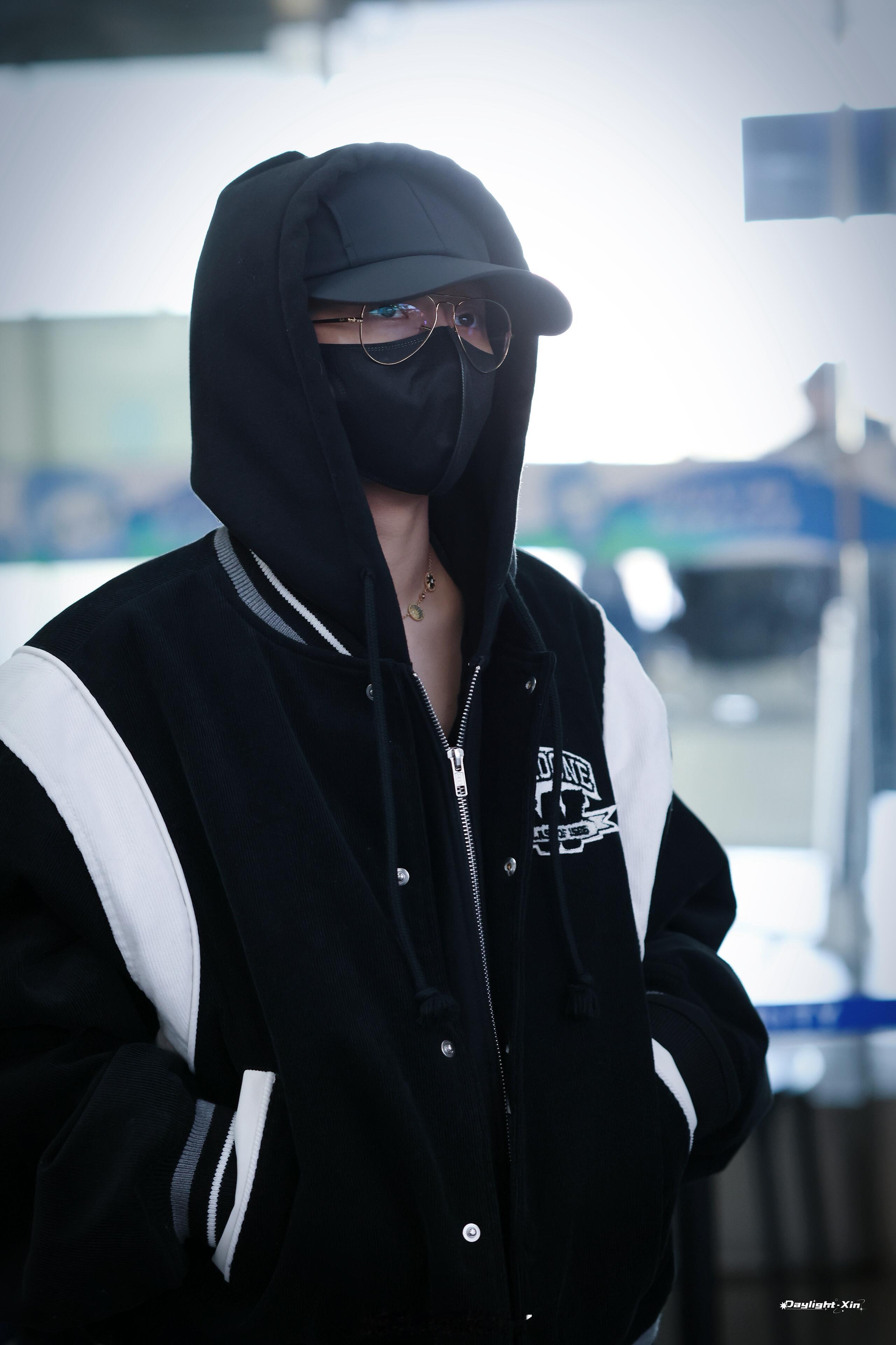 新鲜的刘雨昕一大早出发上海跨年见！ 