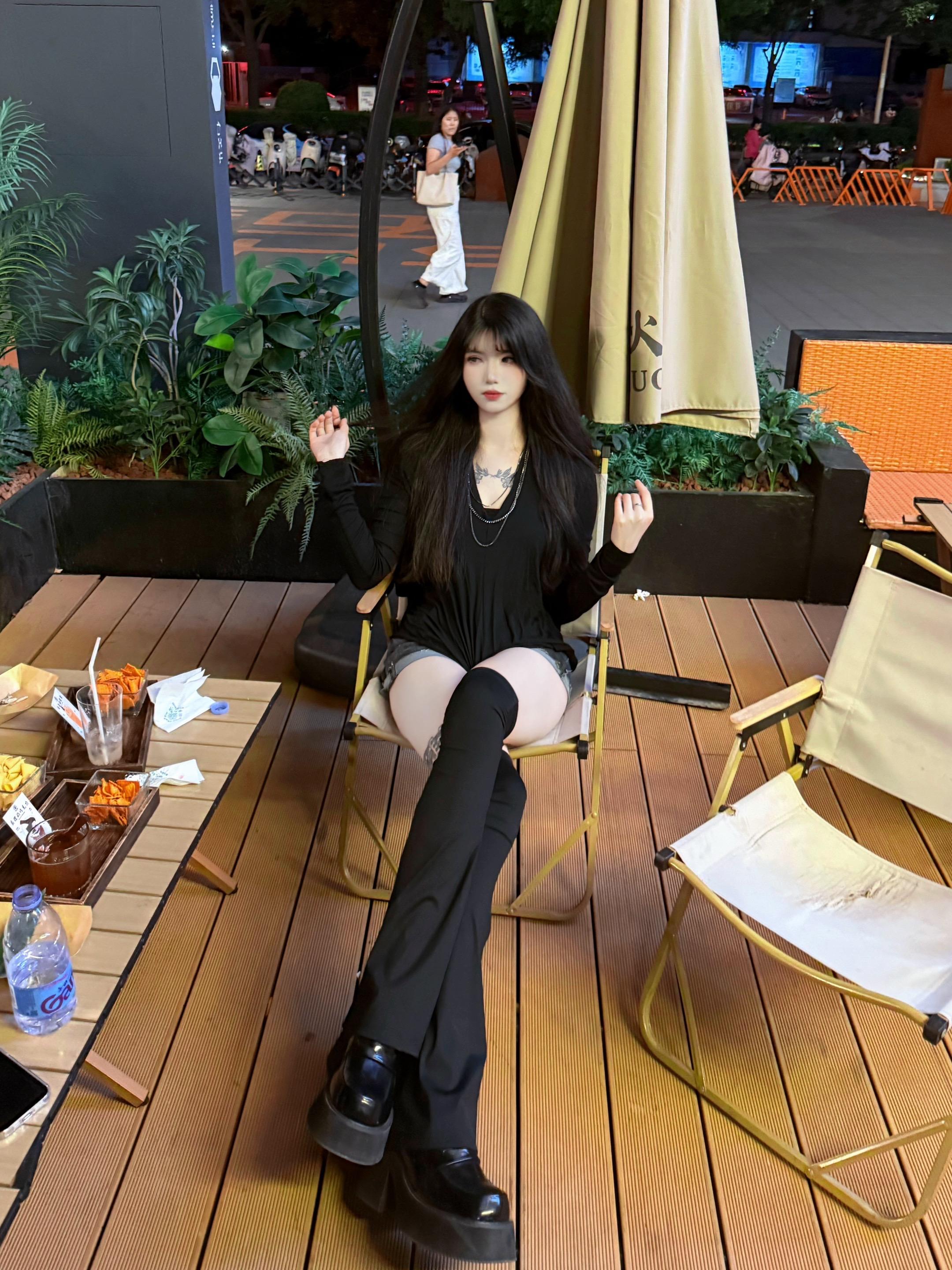 恰你脖子。