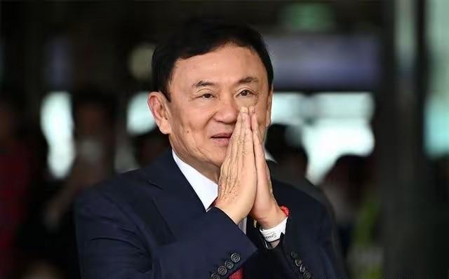 他信将在解除所有服刑期，第一时间登机去往迪拜
先说说最新的进展。前总理他信的电子
