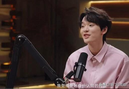 原来以为40岁或是45岁才是女人的求职门槛，没想到因模仿老师走红的19岁的钟美美