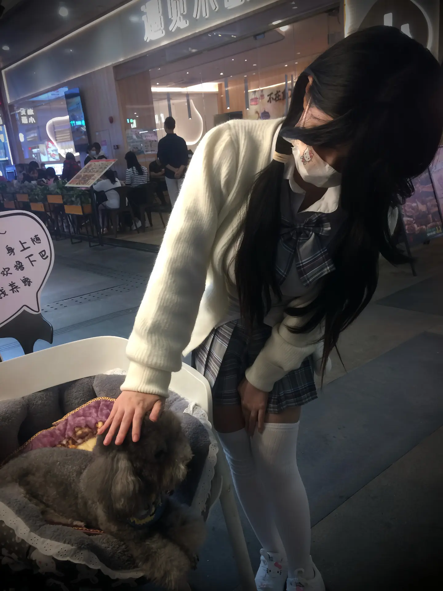就让故事里的人 留在故事里