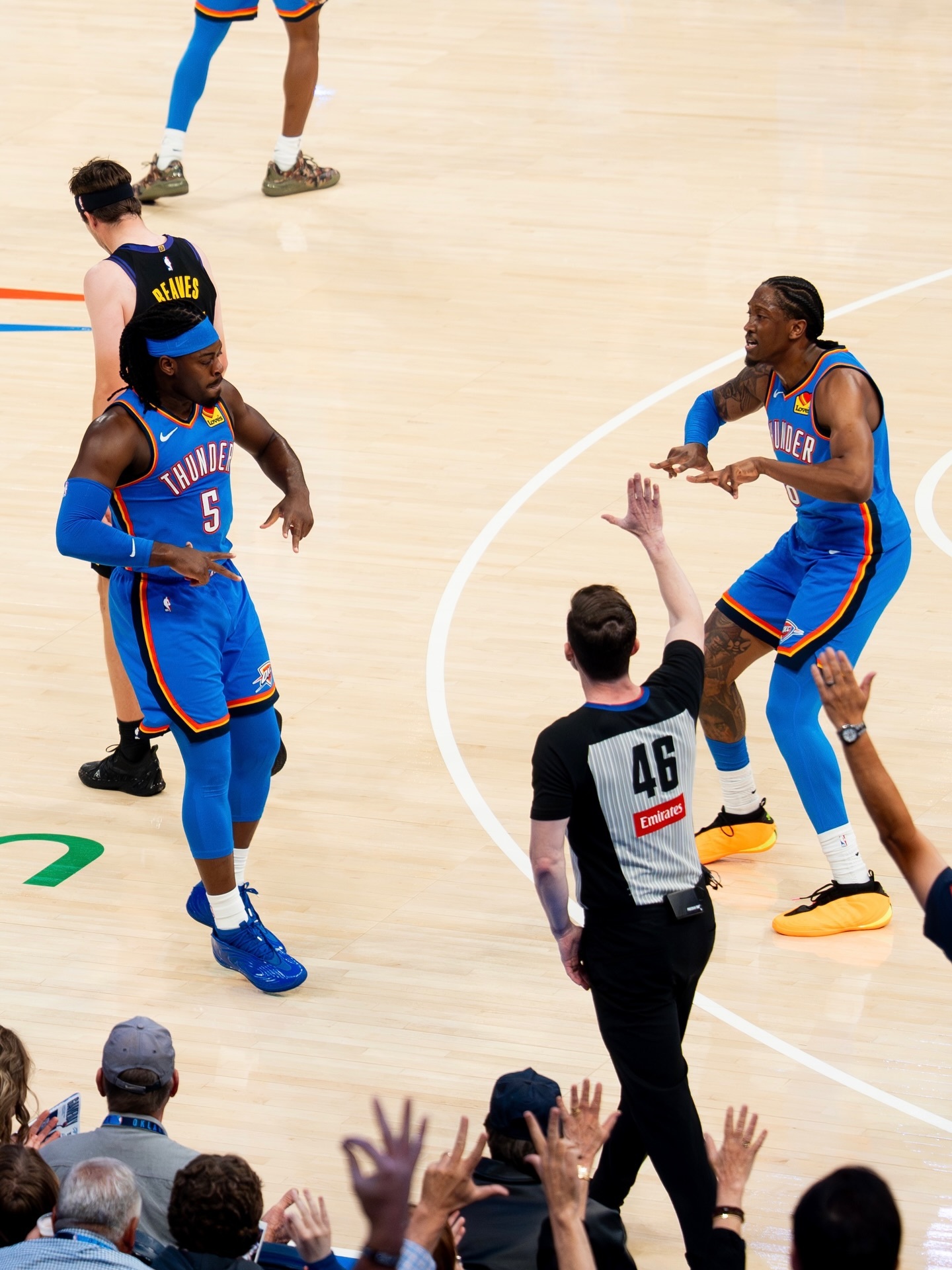 杰伦威廉姆斯晒近照并配文：As within, so without（你是什么样