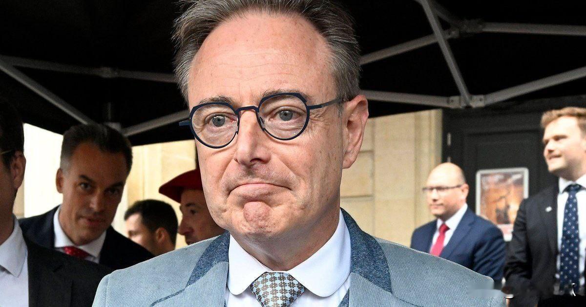 比利时老狐狸。首相巴特·德韦弗提议，对基辅的支持应该来自欧盟自身的资源，而不是来