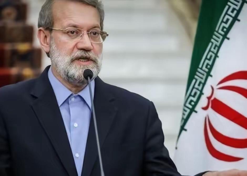 悬赏一千万美元，出动特种部队、无人机和卫星，美军找了他十几年都没抓到。这期间，数