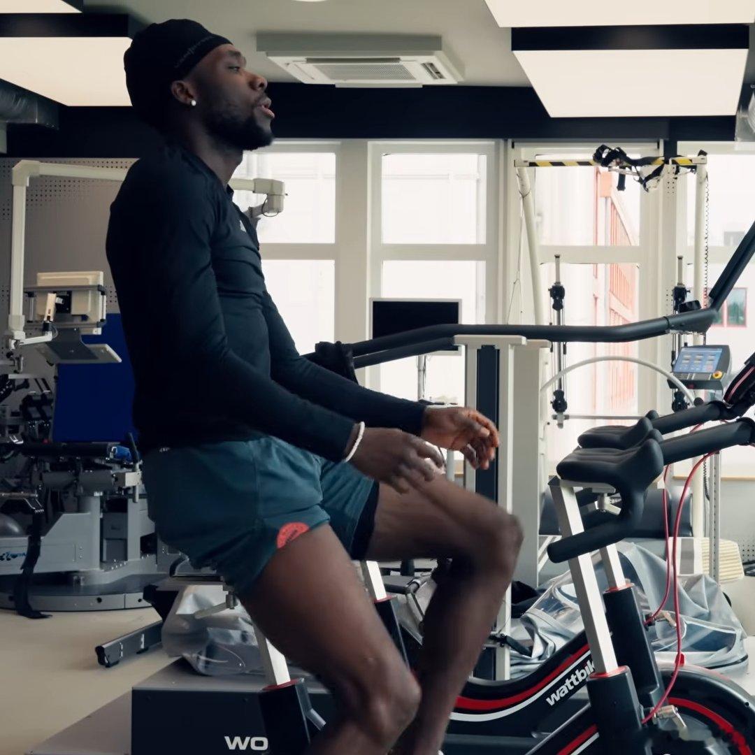 🎙️阿方索·戴維斯：“復原過程很艱難。我每天醒來都疼痛難忍，根本睡不著。我每天