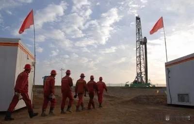 炸场！中国地下掏出超级“王炸”，外媒集体破防：这哪是运气，是实力！


    