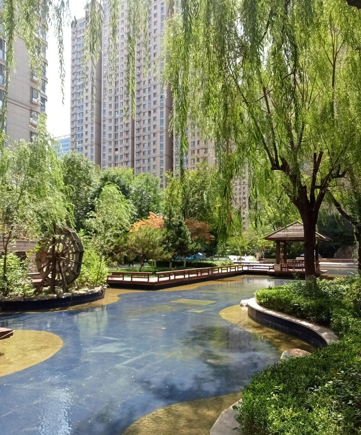 朋友到访，自当以美酒相迎；豺狼来犯，定以猎枪相对。无论何人来访，中国都应秉持和平