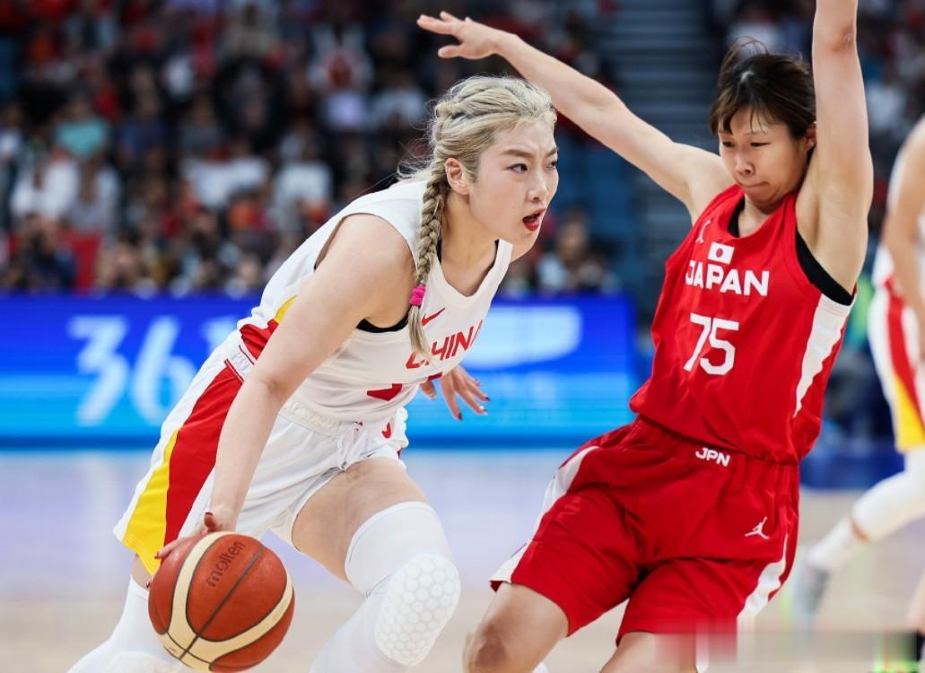 决赛再胜日本，中国女篮称霸亚洲！内线双塔被针对，李梦就是超巨
中国女篮在亚运会决
