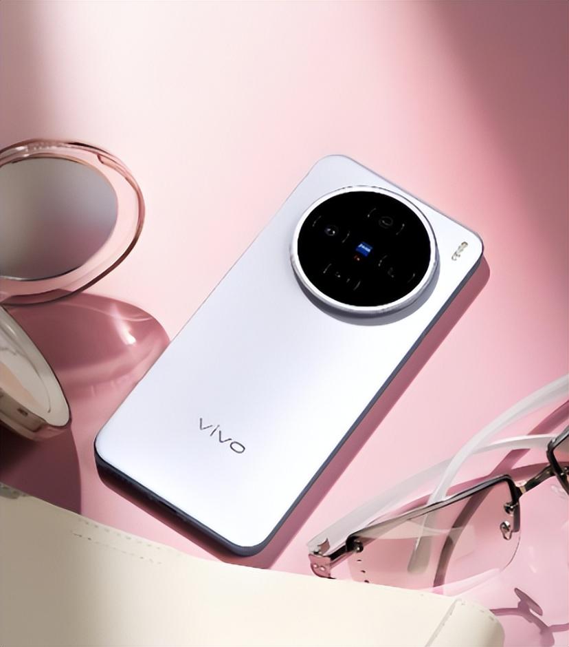 屏幕刷新率与色彩精准谁更重要？
vivo X300s以其144Hz的高刷新率和蔡