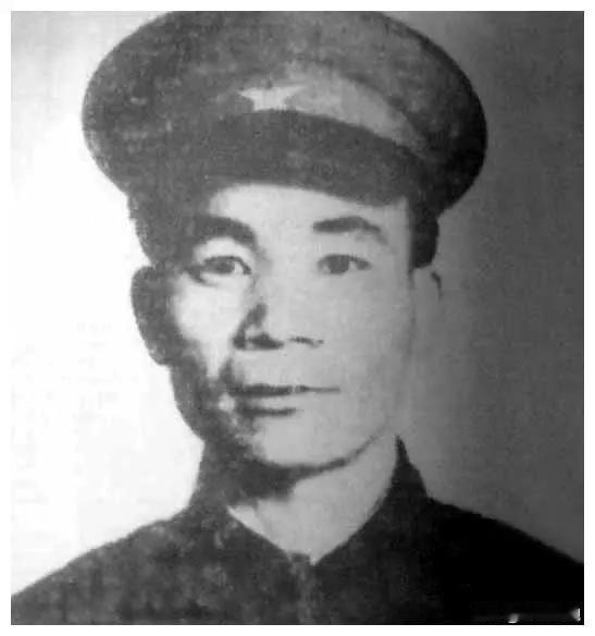 严大芳（1918年6月—2011年8月18日），四川广元人，老红军、开国大校、全