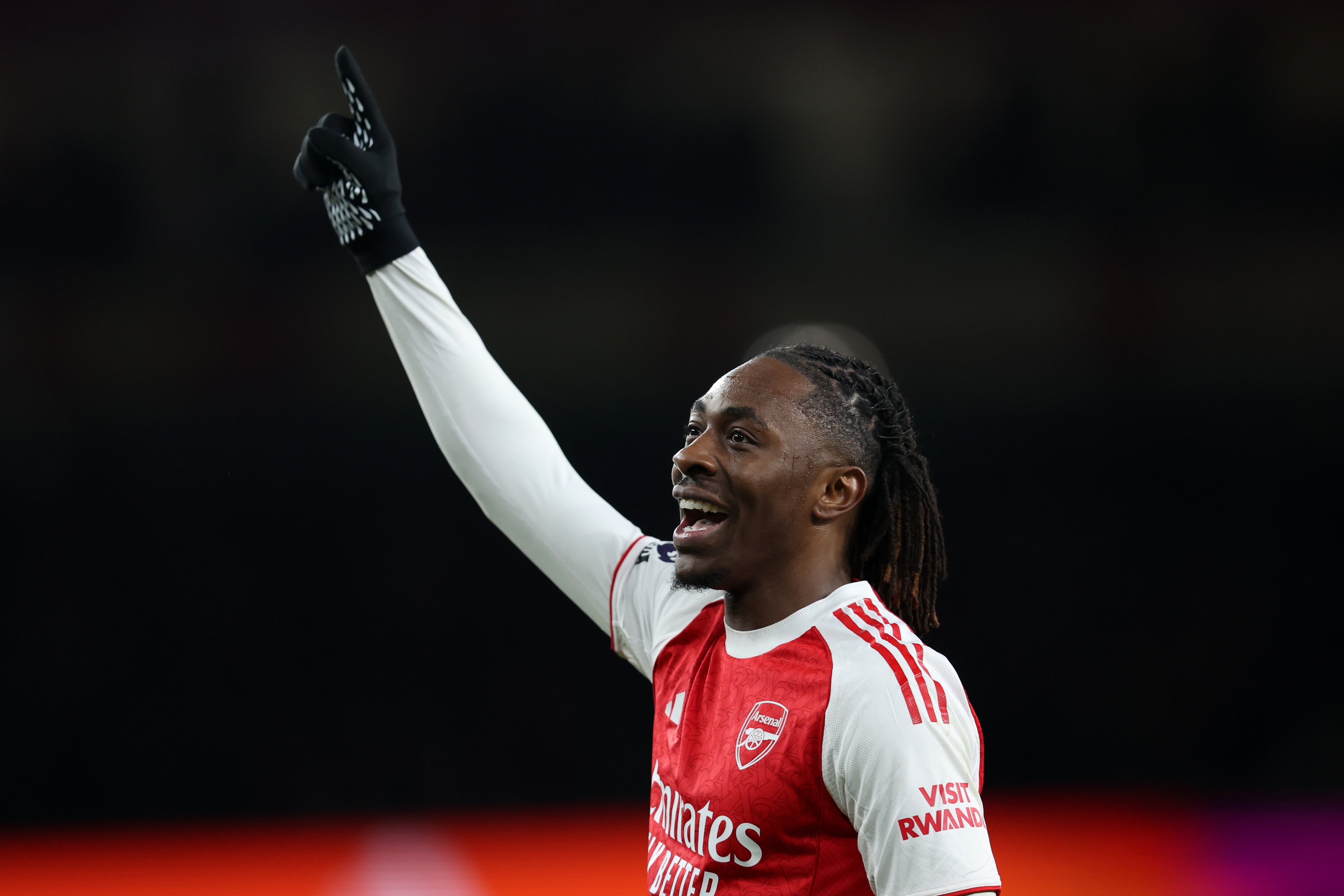 #埃泽2战5球热刺杀手#英超第27轮，阿森纳客场4比1大胜热刺，笑傲北伦敦德比。